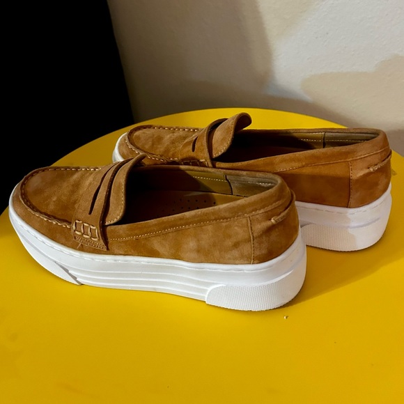 J/Slides Leather Slides.               Comfortable shoes! - Picture 2 of 7